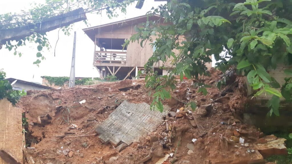 Defesa civil de Camboriú em alerta por causa da chuva intermitente