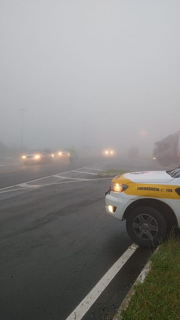 Neblina intensa na serra do Rio do Rastro