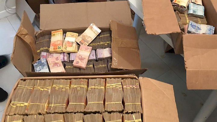 PM apreende mais de R$5 milhões e mais de 300 kg de drogas em Palhoça