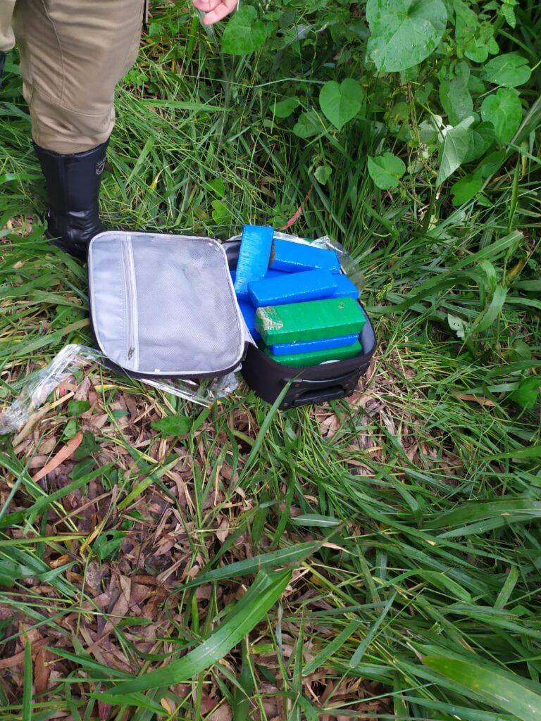 Mala com dez quilos de drogas é encontrada em rodoviária em Nova Horizonte