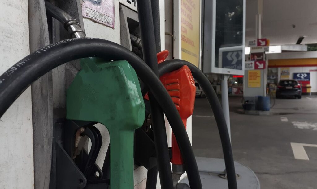 Petrobras confirma reajuste de R$ 0,15 no preço do litro da gasolina
