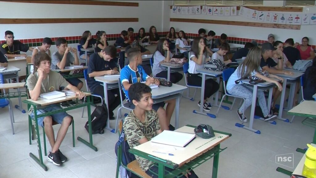 Pais já podem realizar cadastro na Fila única na rede municipal de ensino em Camboriú