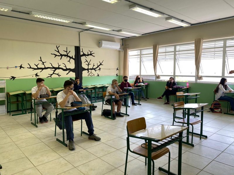Professores de Santa Catarina decidem pela suspensão da greve