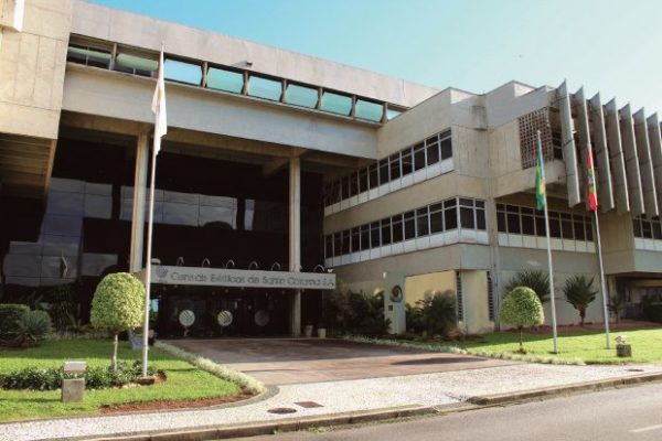 Reformas em banheiros da Celesc custam mais de R$1 milhão
