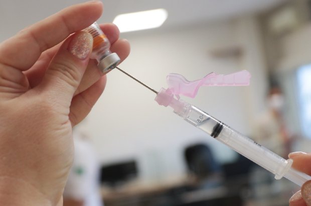 Vacinação em SC: 876,8 mil doses da vacina contra a Covid-19 foram aplicadas no estado