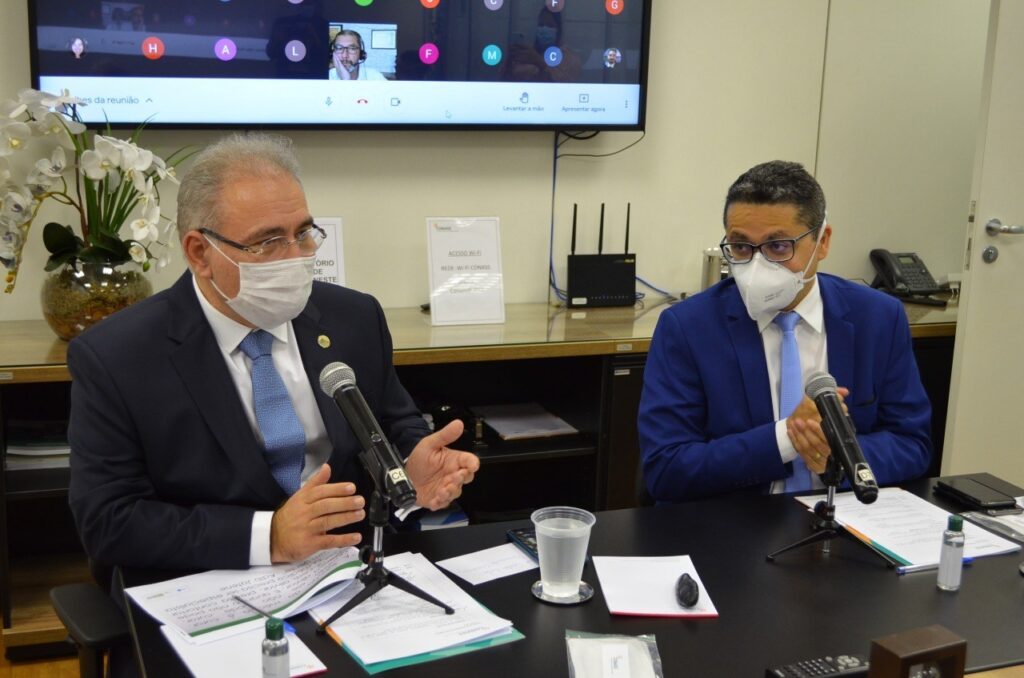 Presidente do Conselho dos Secretários Nacionais de Saúde, Carlos Lula, falou no Jornal da Manhã sobre a falta de suprimentos hospitalares
