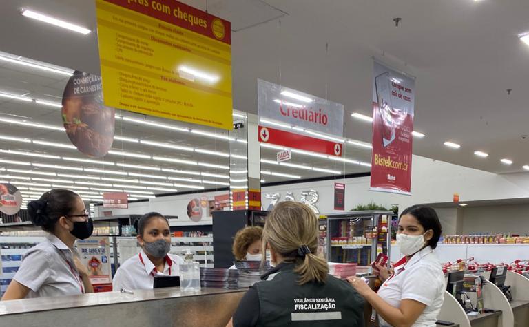 Cerca de 40 estabelecimentos comerciais são fiscalizados pelo Município no fim de semana
