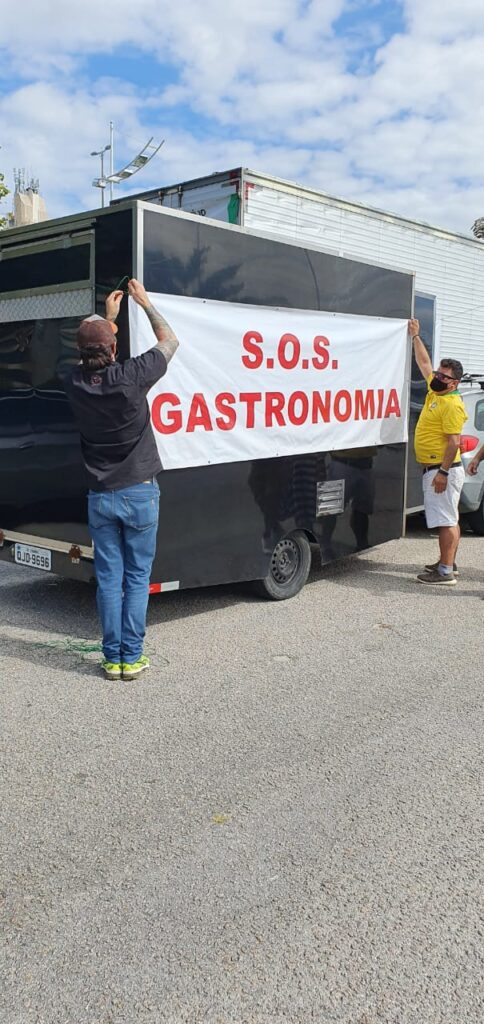 Movimento SOS Gastronomia realizou carreata nesta quinta-feira na capital