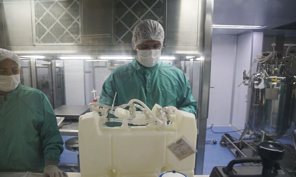 Fiocruz recebe insumos para produzir 9 milhões de vacinas