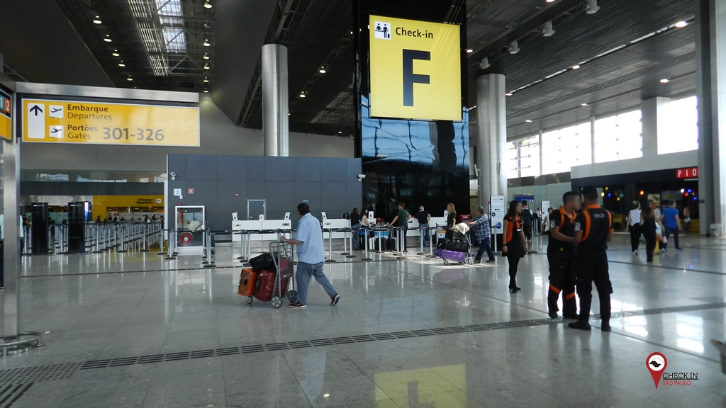 Ministro Queiroga discute estratégias para barrar entrada de variantes no Brasil com Anvisa