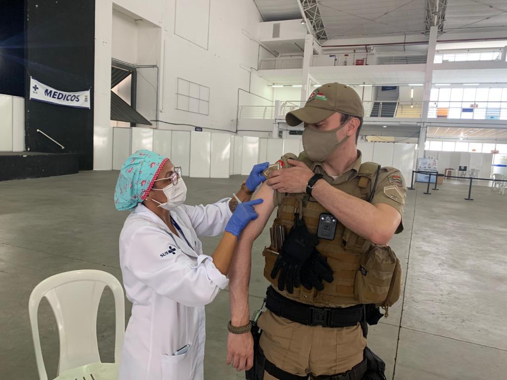 Forças de segurança e salvamento e portuários começarão a ser vacinados em Itajaí