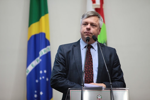 Nota do PT diz que o partido ja foi vítima de um golpe e por isso votou contra o impeachment de Moisés