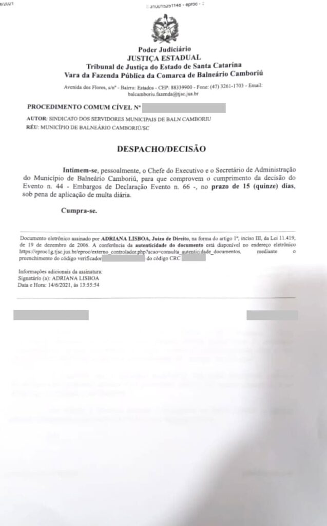 Justiça íntima Prefeito e Secretário de Administração de Balneário Camboriú sobre o pagamento dos triênios licença prêmio