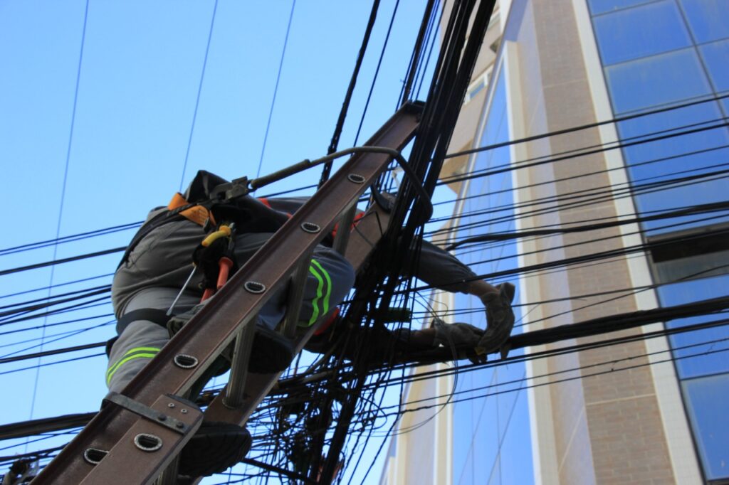 Em Balneário Camboriú quase 5 mil metros de fios irregulares foram recolhidos em força-tarefa