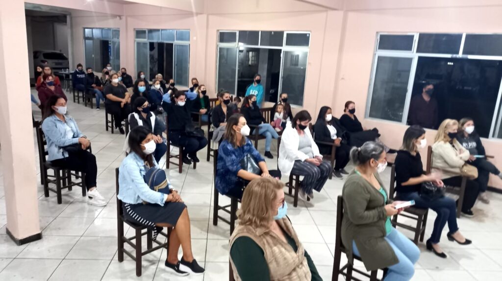 Professores da rede municipal de Balneário pedem judicialmente a reposição salarial anual