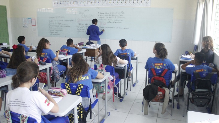 Em escolas de Criciúma o uso da linguagem neutra está oficialmente proibido