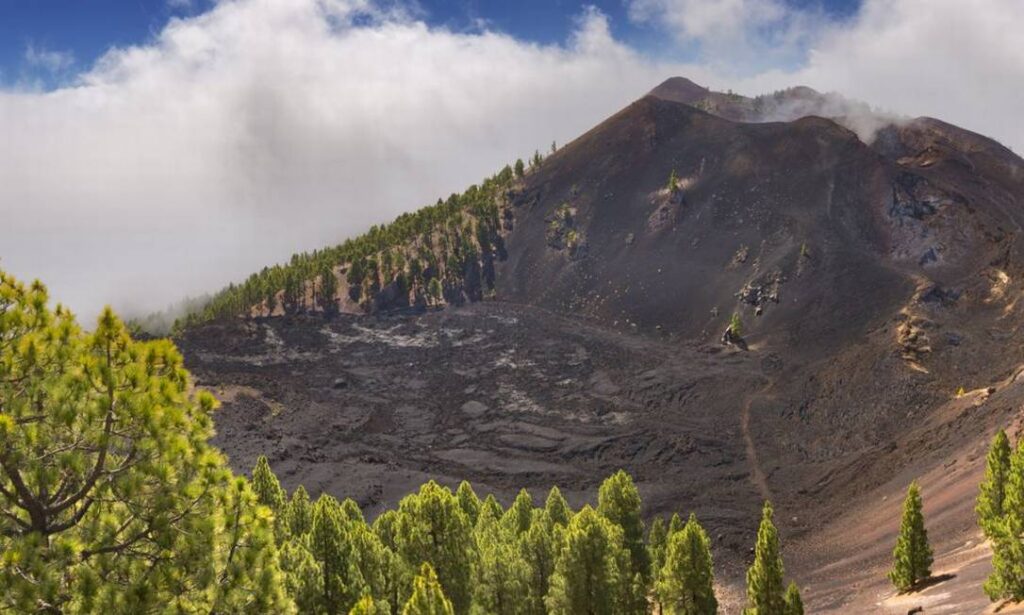 Atividade do vulcão Cumbre Vieja apresenta risco para o Brasil?