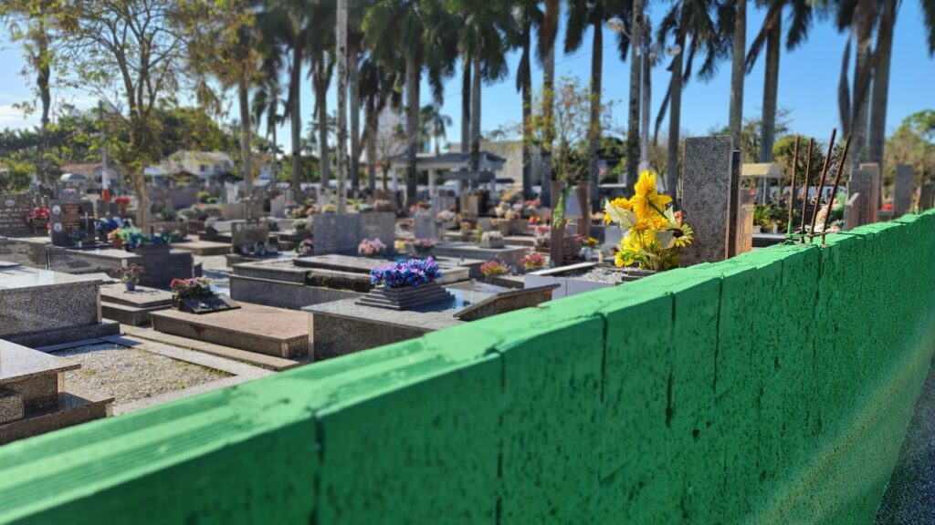 Confira a programação dos cultos e missas no dia 2 de novembro