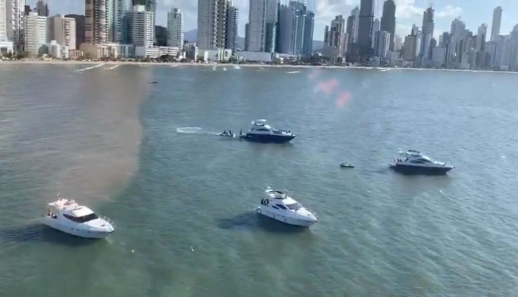 Embarcações são notificadas e serão retiradas da orla caso não  apresentem o registro legal até dia 13