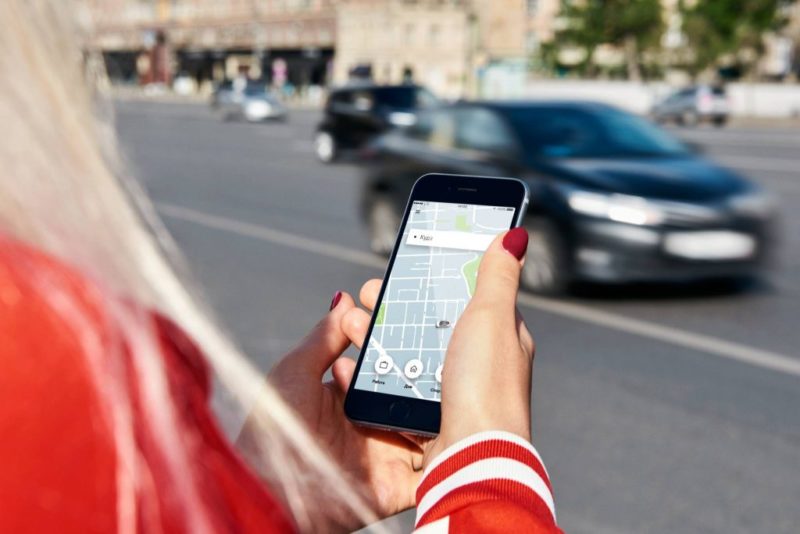 Itajaí e Florianópolis já podem usar o serviço de ‘moto táxi’ no aplicativo Uber