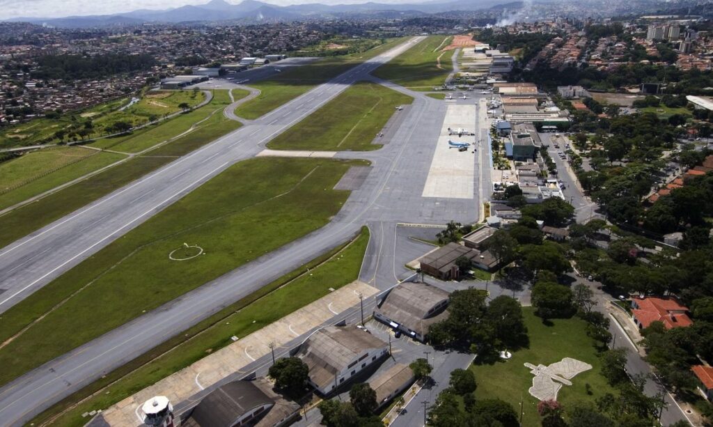 Trabalhadores do setor aéreo cancelam greve programada para esta segunda-feira, dia 29