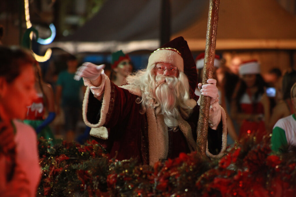 Natal EnCanto terá chegada do Papai Noel nesta quarta-feira (08)