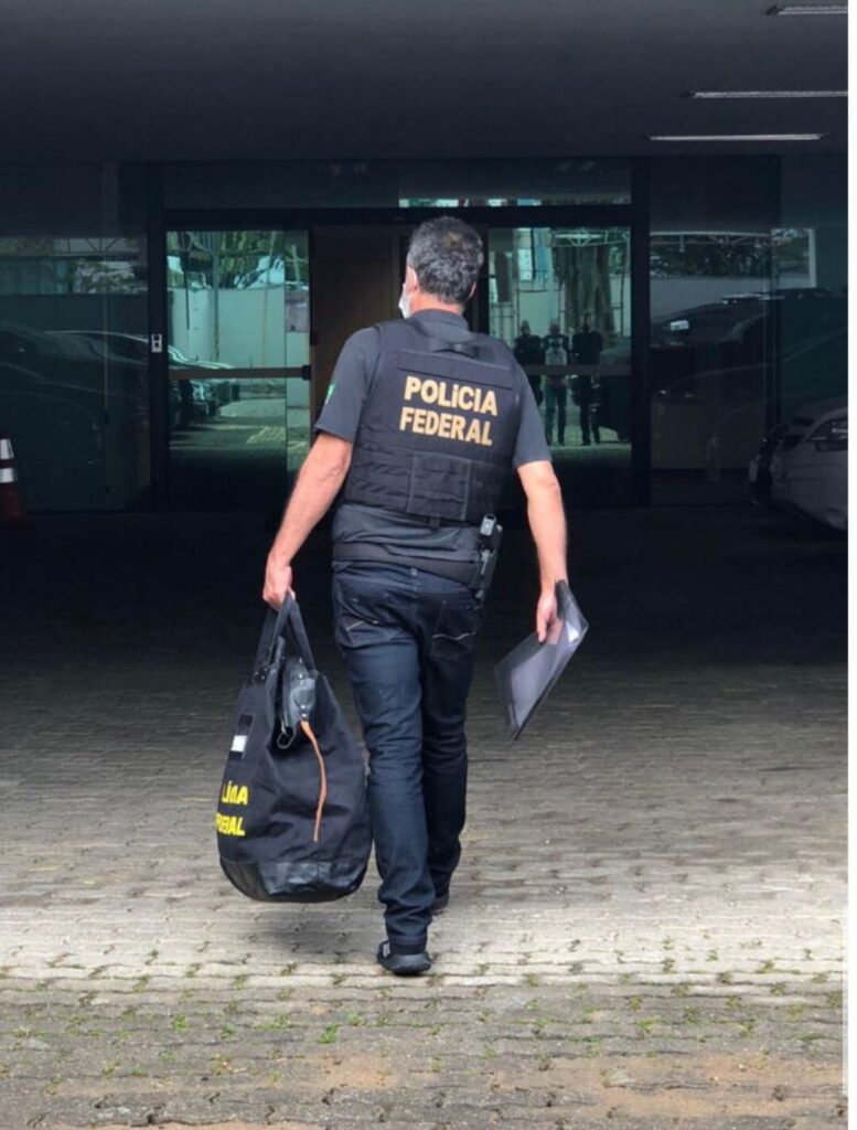 Polícia Federal prende funcionário dos Correios de Balneário Camboriú