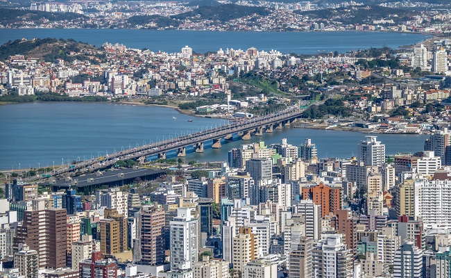 Torneira aberta: Governador anuncia distribuição de verbas equivalente ao número de habitantes por município