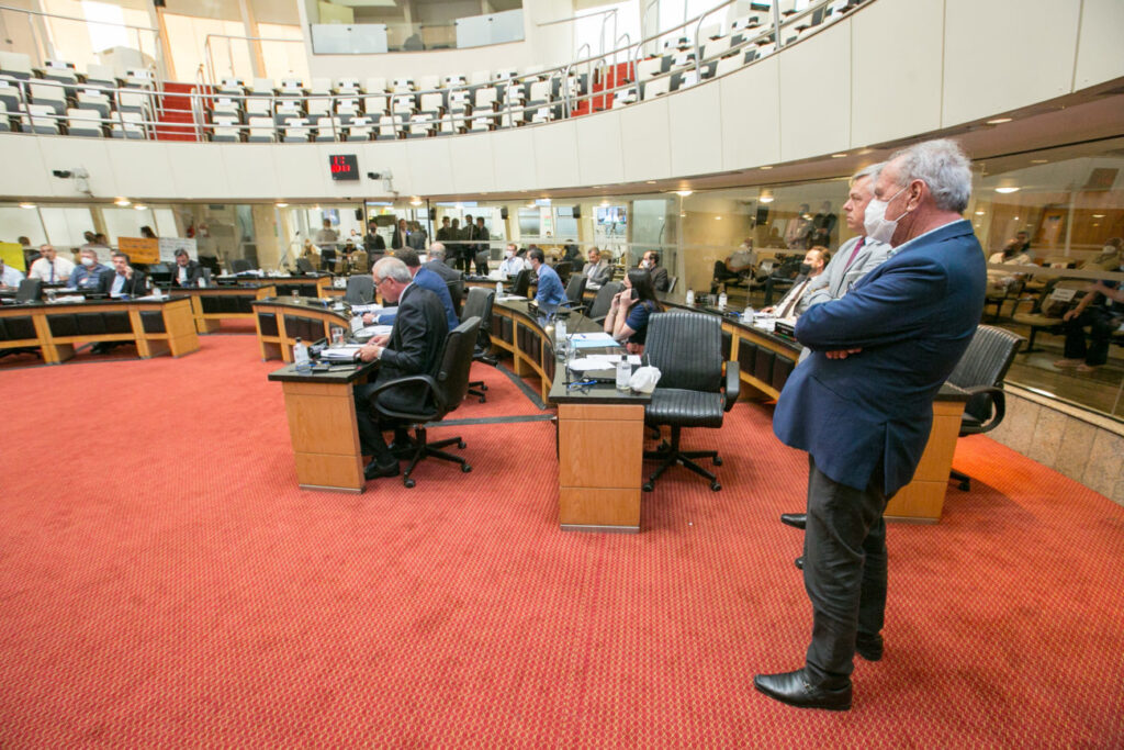 Vai a plenário nesta terça o pacotaço aprovado pelos Parlamentares