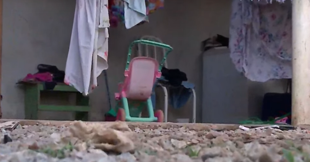Mãe mata homem após ele confessar abuso contra a filha