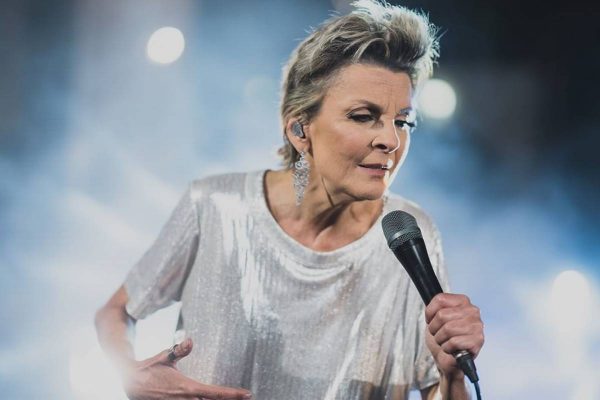 Cantora gospel Ludmila Ferber morre aos 56 anos