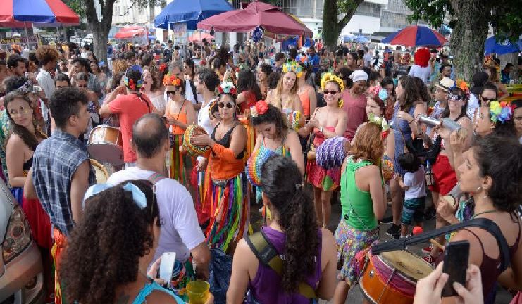 Prefeitura do Rio cancela Carnaval de rua em 2022 mas mantém desfile na Sapucaí