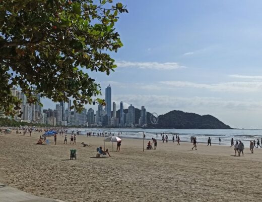 Laboratório contratado pela Emasa ‘explica’ as divergências entre os relatórios de balneabilidade das praias de BC