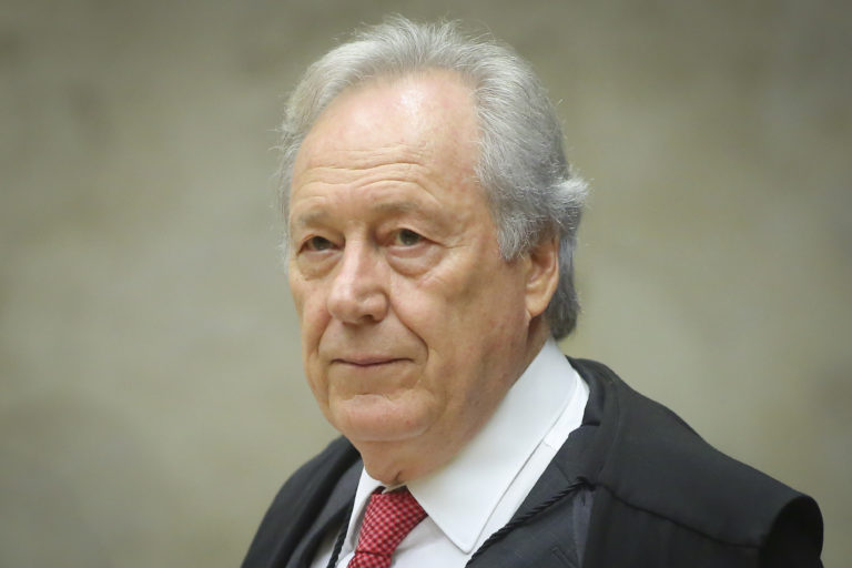 Lewandowski proíbe governo de usar Disque 100 para denúncias contra vacinas