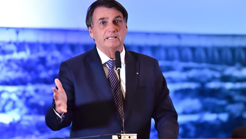 TSE vai julgar se Bolsonaro comete crime caso reduza os combustíveis