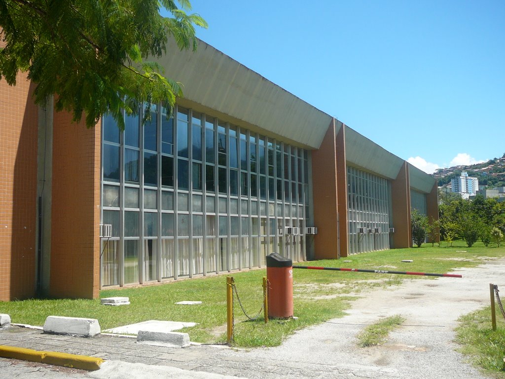 Retorno presencial da UFSC terá exigência de comprovação da vacinação e uso de máscara