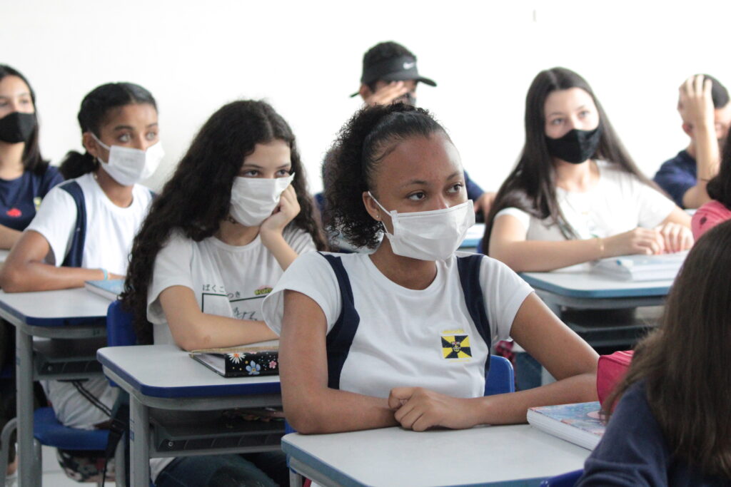 Itajaí também dispensará o uso de máscaras para crianças de 6 a 12 anos