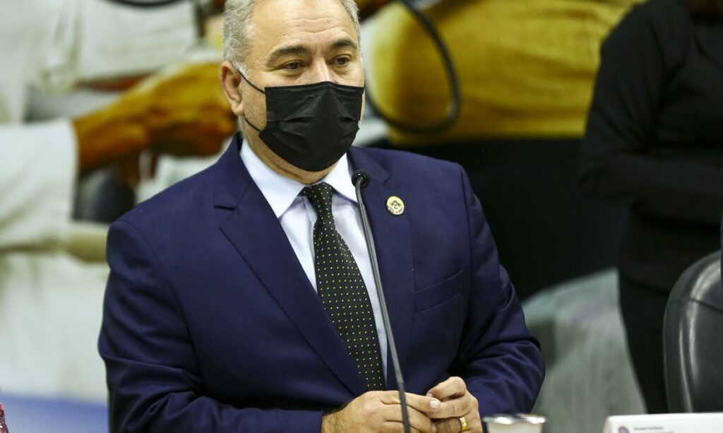 Mesmo com dois casos de deltacron confirmados no Brasil Ministro da Saúde pede ao Senado para rebaixar covid-19 à situação de endemia