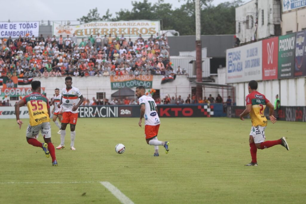 Brusque leva a taça depois de 30 anos e Camboriú se consagra vice-campeão do Campeonato Catarinense