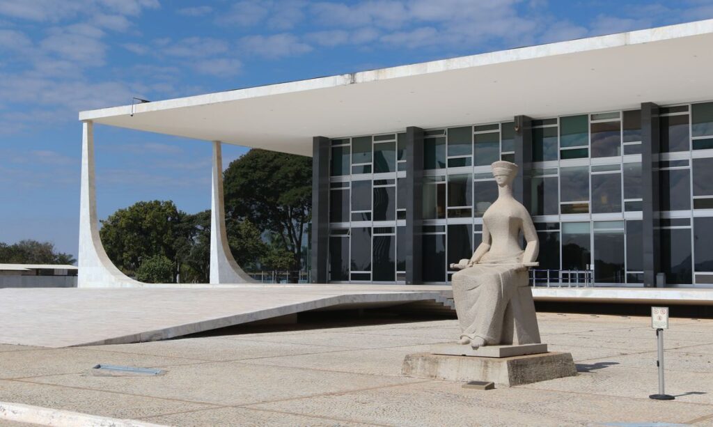 AGU pede extinção de ação contra presidente no TSE