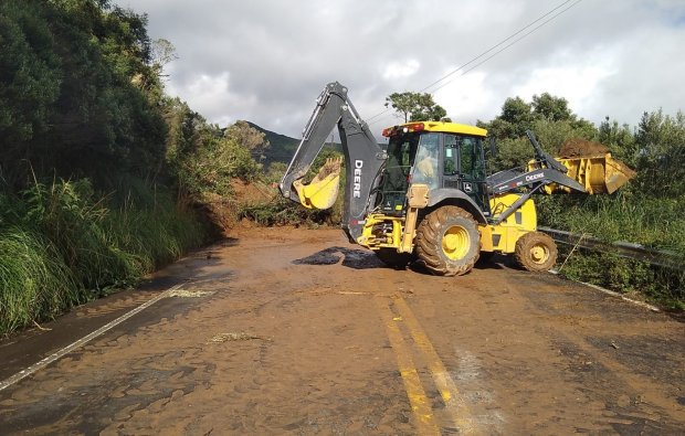 Rodovias estaduais seguem com bloqueios por conta das chuvas em Santa Catarina