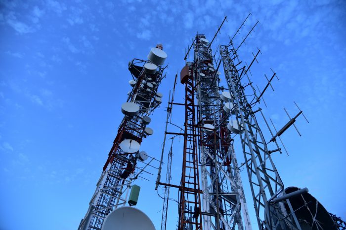 Justiça determina que Tim restabeleça sinal de telefonia nos bairros Estaleiro, Estaleirinho e Ilhota