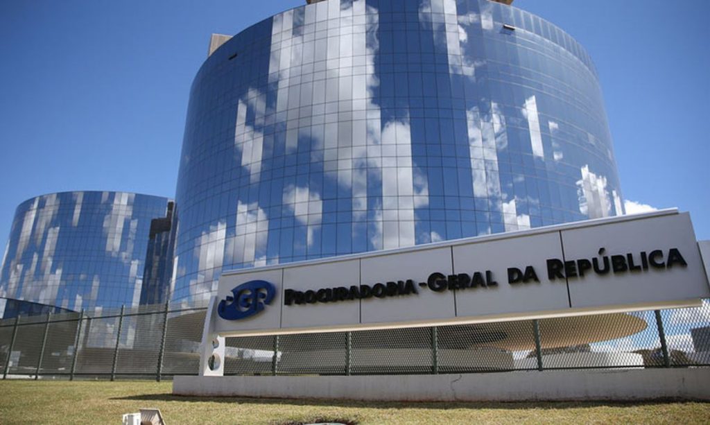 PGR pede extinção da pena de Daniel Silveira ao Supremo
