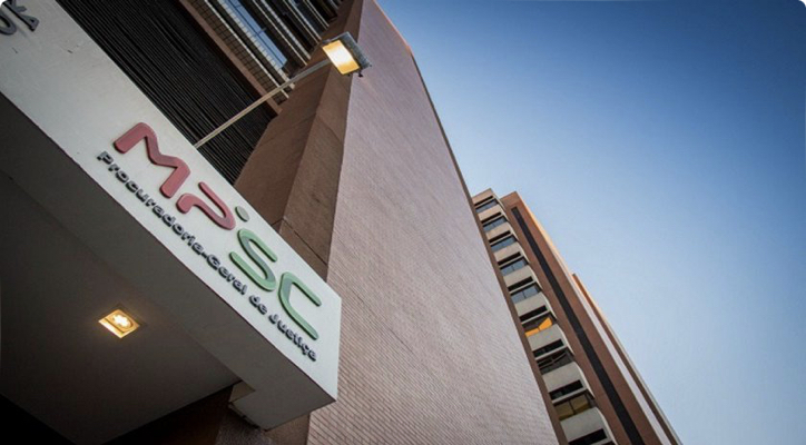 MPSC: Dois jovens são condenados a 12 anos de prisão por homicídio em Balneário Camboriú