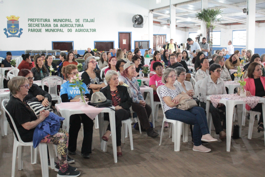 Encontro das Mulheres do Campo marca abertura da 37ª Festa Nacional do Colono