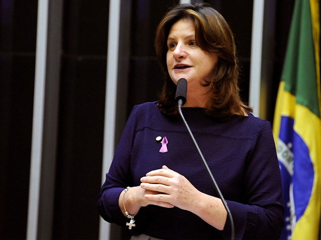 Carmem Zanotto reúne com Ministro Barroso para discutir a decisão do STF sobre a suspensão do piso da enfermagem