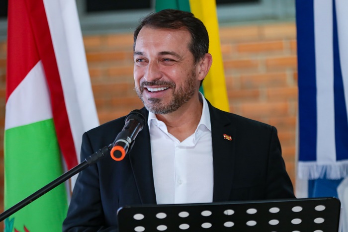 Justiça determina retirada de propaganda de Gean com informações falsas sobre a morte de uma criança