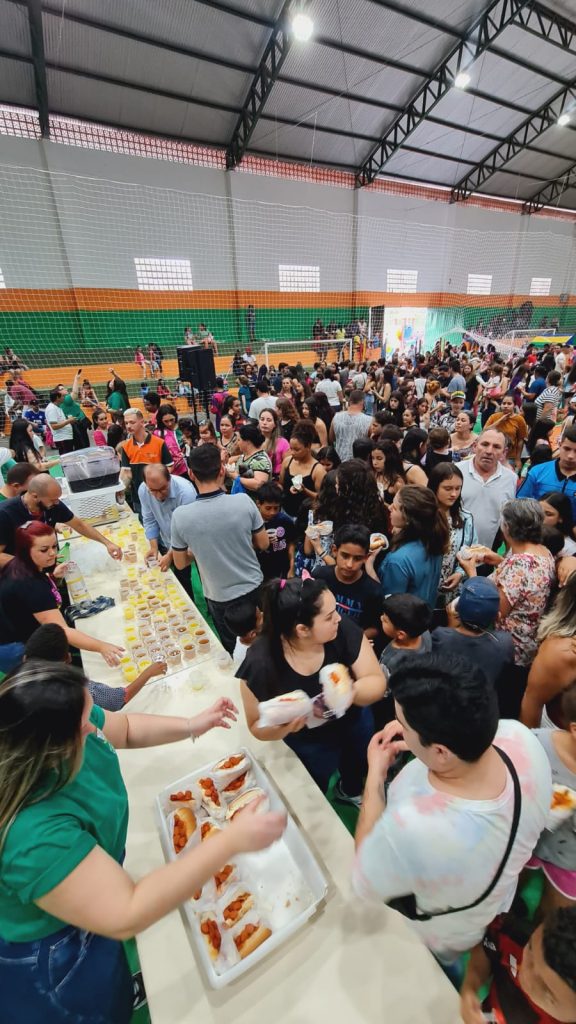 Ginásio do Guga ficou lotado para uma tarde de muita festa e comemoração ao Dia das Crianças