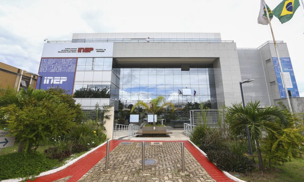 Gabaritos do Enem serão divulgados nesta quarta-feira, 23