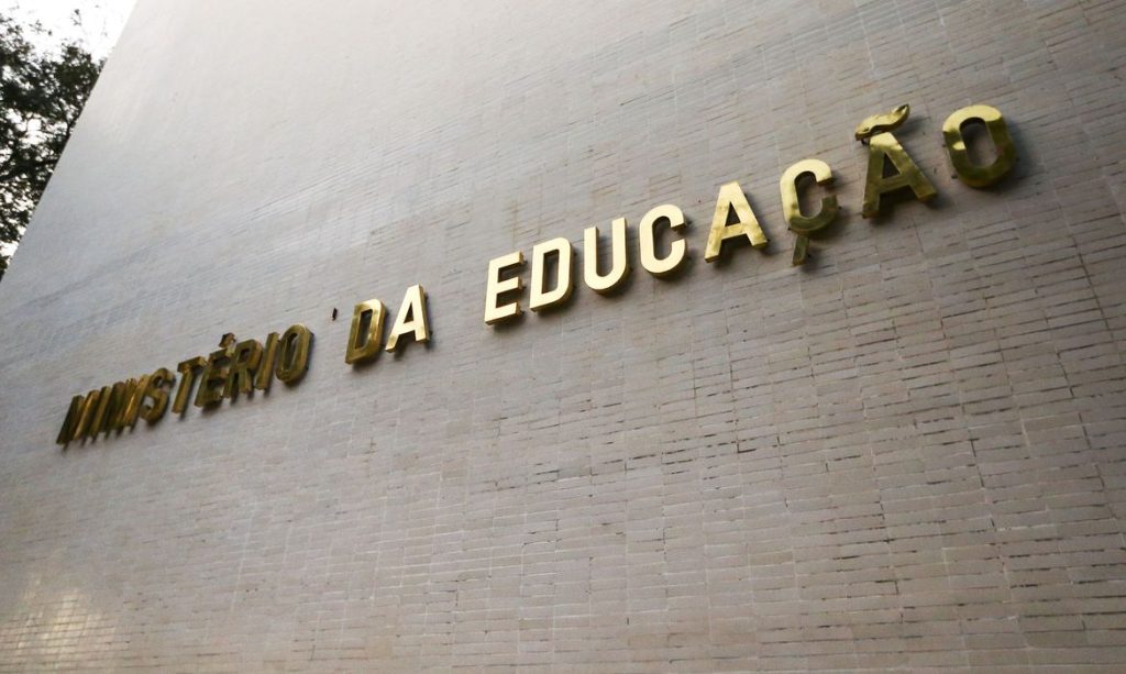 Pagamentos de bolsistas da Capes serão feitos até o dia 13, diz MEC